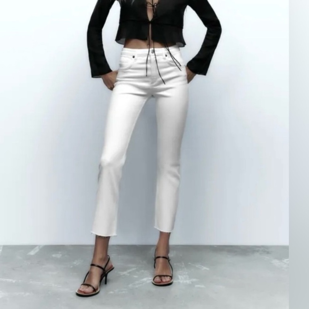 Zara Cropped Flare Off-White Denim